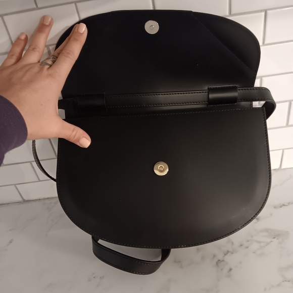 Valentina Fiore Italian leather crossbody saddlebag - Picture 12 of 16